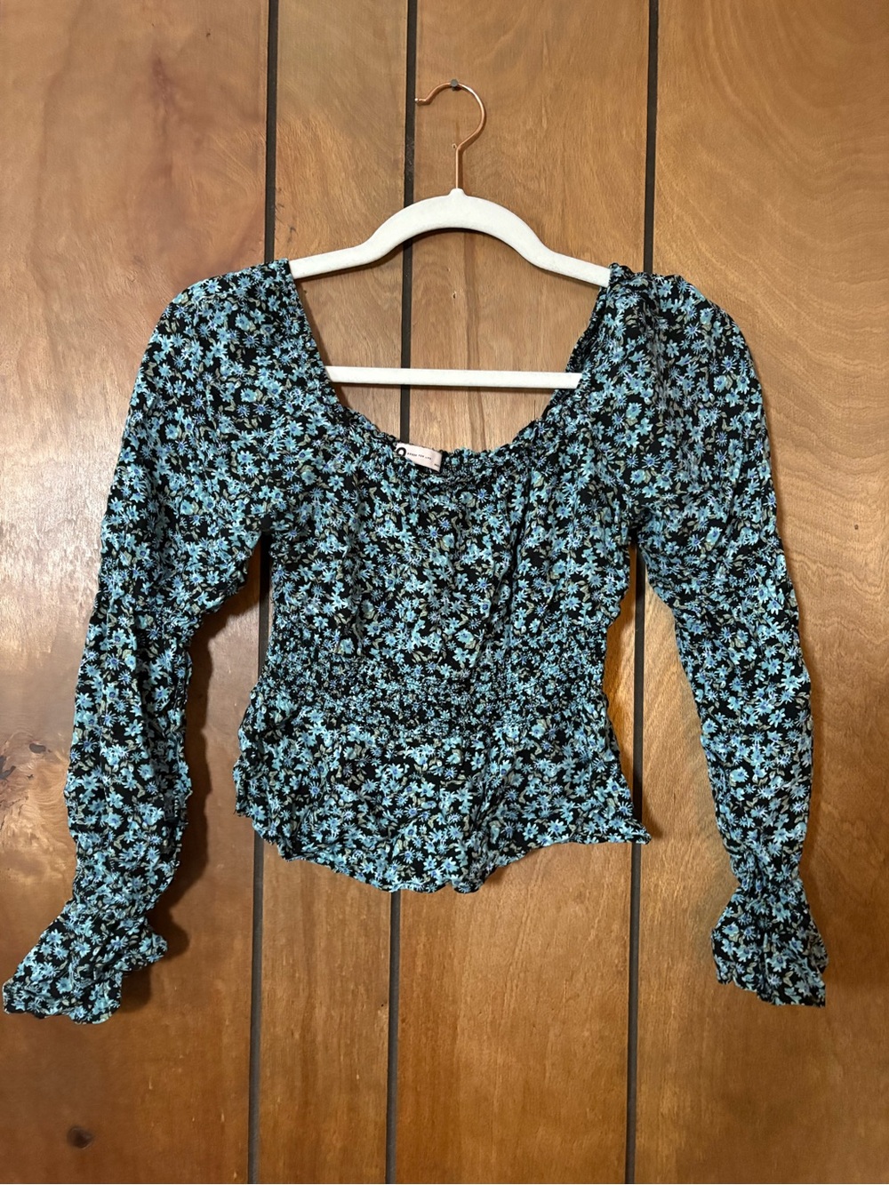Juniors SO floral peasant crop top